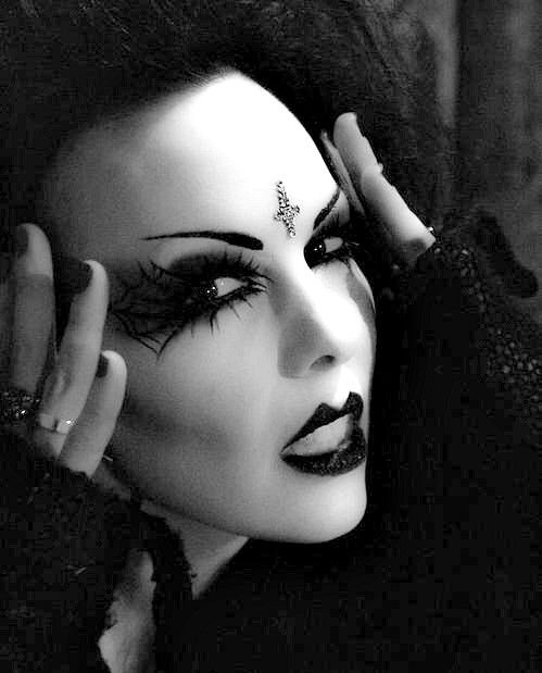 Maquillage gothique .