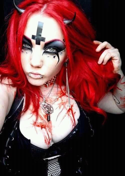 Maquillage gothique .